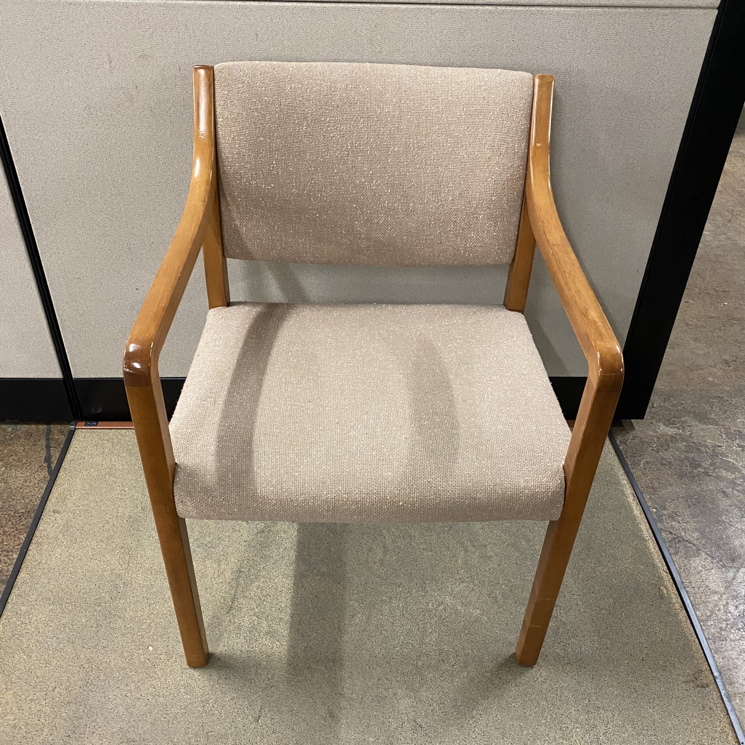 Used Gunlocke Co. Guest Chair - Seating, Market - Warehouse of Fixtures ...