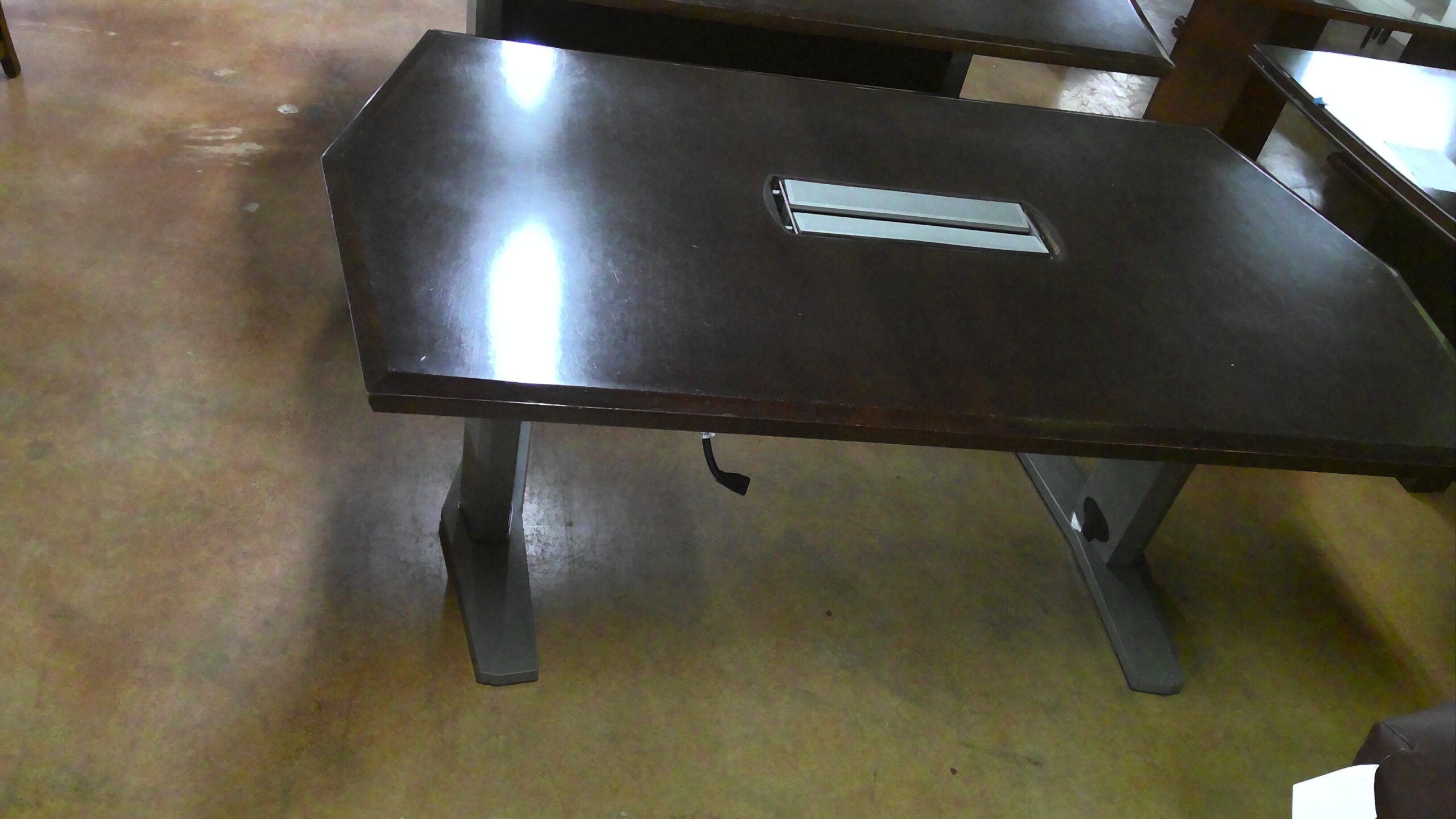 Vecta Conference Table