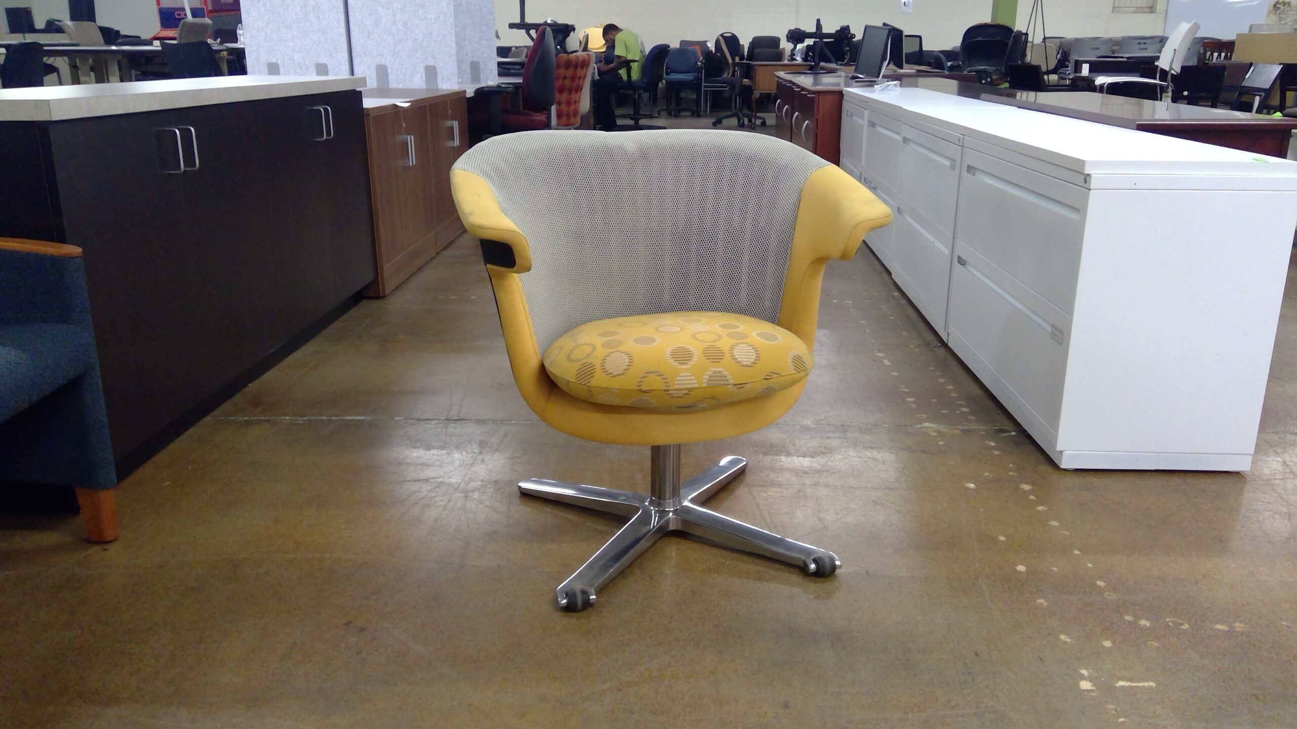 Steelcase Yellow and Grey Big Lounge Chair w/ Wheels