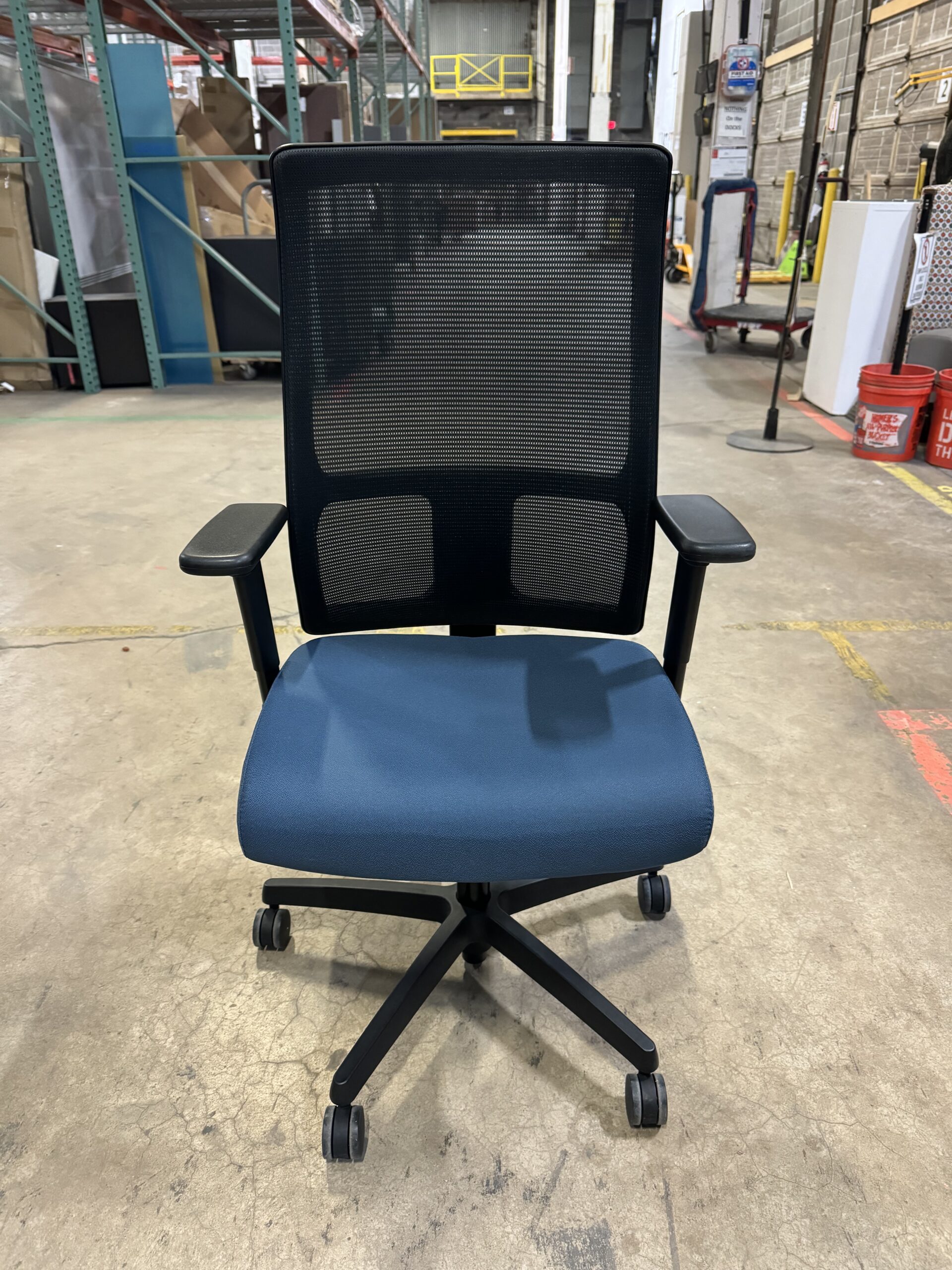 HON Ignition Mesh Back Office Task Chair -- Blue