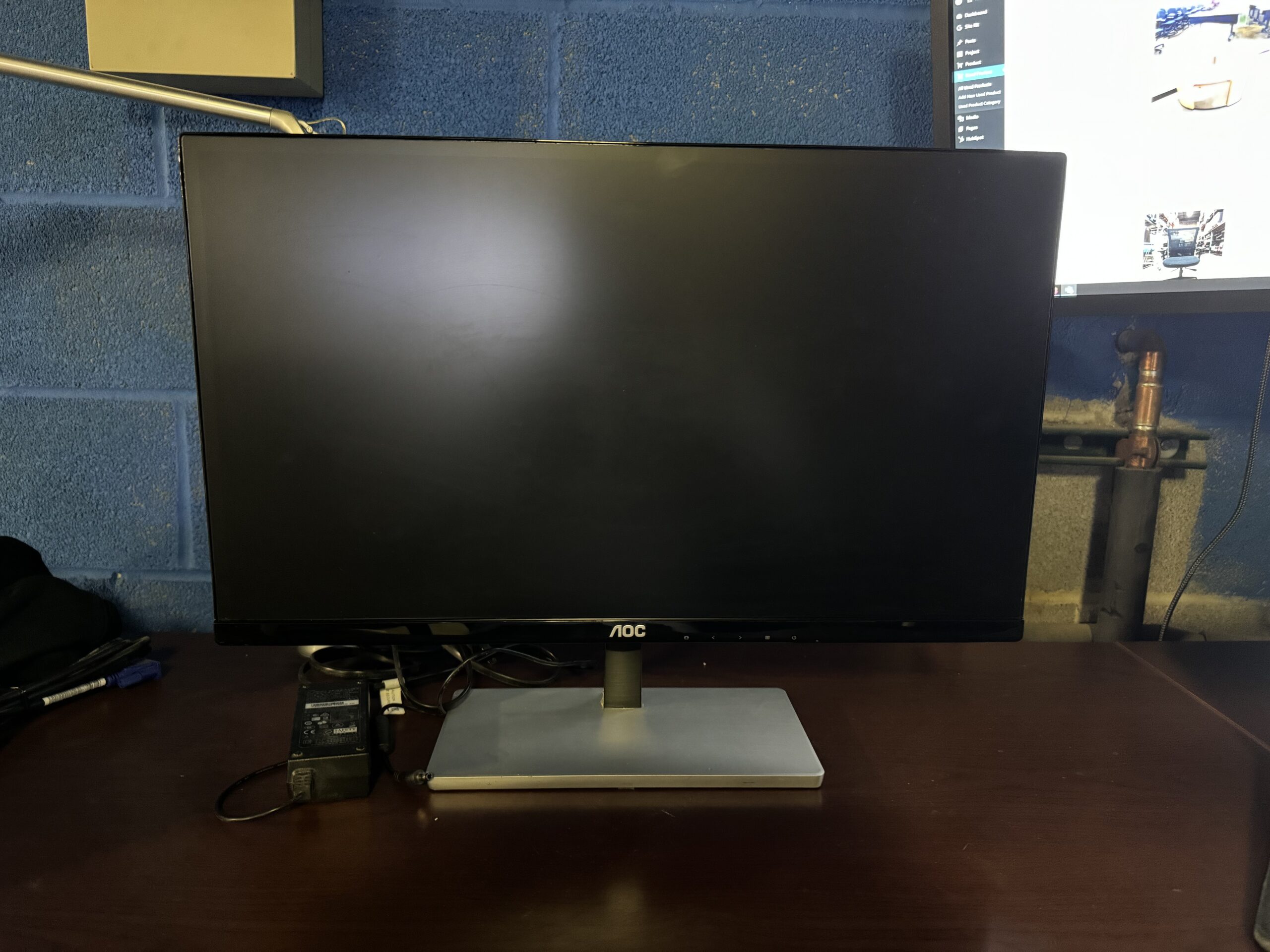 Used AOC LCD 60HZ Computer Monitor 21"W