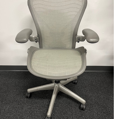 HM Aeron x85