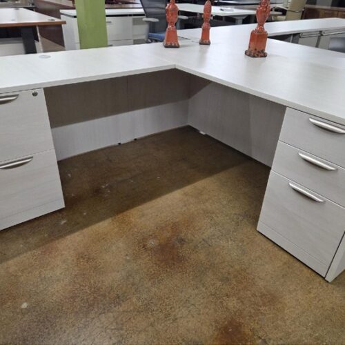 Arcadia White Desk 54846 (1)